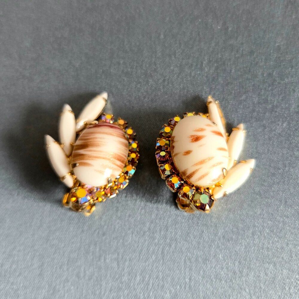 Vintage 1960s Juliana DeLizza Elster clip on earrings Milk glass Aurora Borealis
